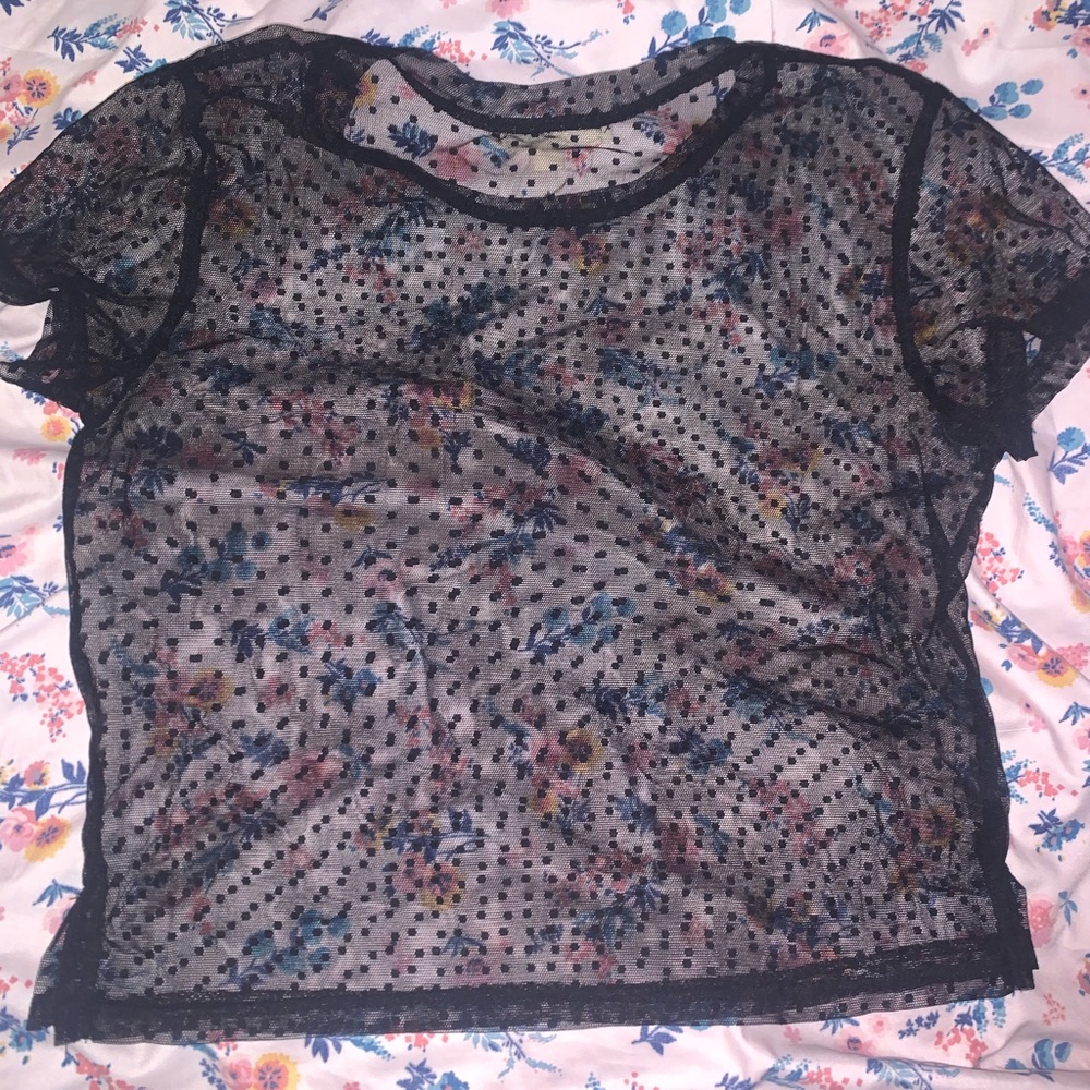 FREE with any bundle Mesh Top - Picture 2 of 5